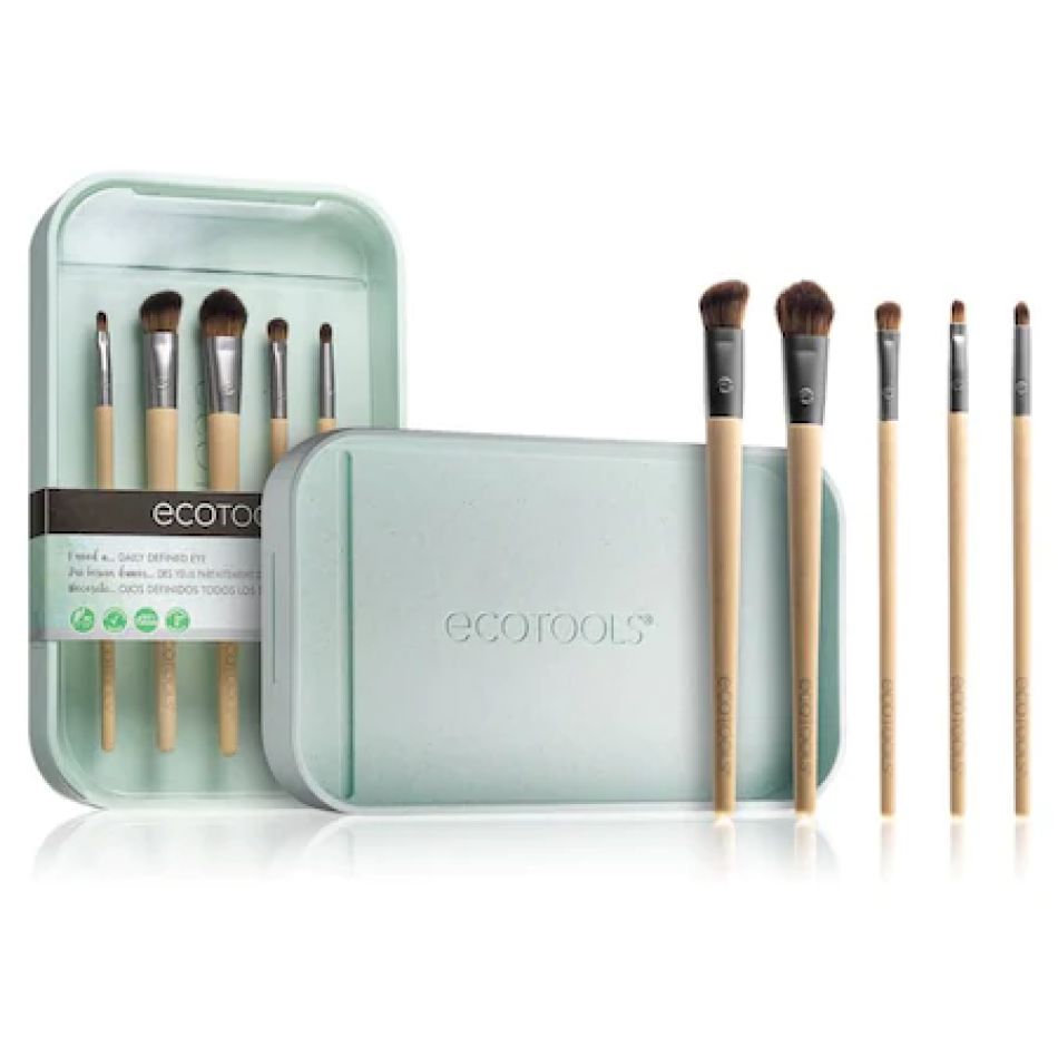 Pensule de machiaj de nelipsit din trusa ta cosmetică