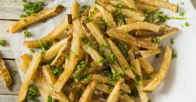 Ziua Mondială a Cartofilor Prăjiți: ce arată o analiză a 2.825 de rețete din restaurantele românești