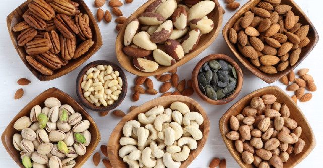 Câte calorii conțin alunele și ce beneficii sănătoase aduc organismului nostru? Cum e mai bine să le consumăm: coapte sau crude?