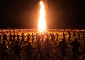 Cum este sărbătorit Solstițiul de Vară în Lume? Legende și obicieuri străvechi