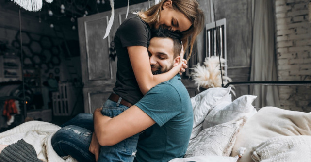 Importanta flirtului: intre manipulare emotionala si atractie sexuala