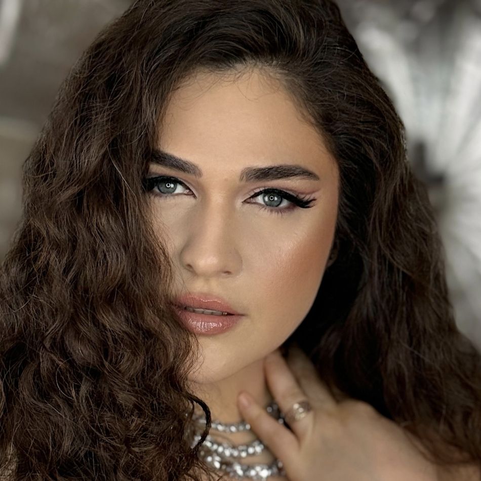 Ola mi chica - Hitul Tiktok de la Timebelle care ia lumea cu asalt