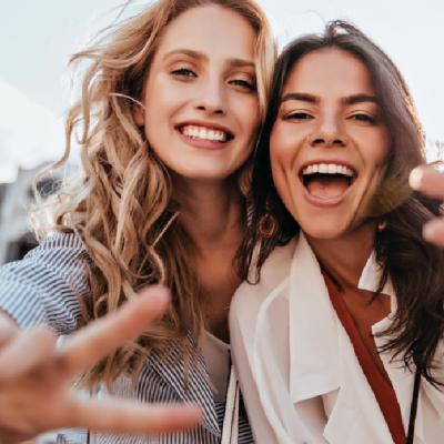 Top 3 zodii care se împrietenesc cu toată lumea. Ești curioasă dacă te afli printre ele?