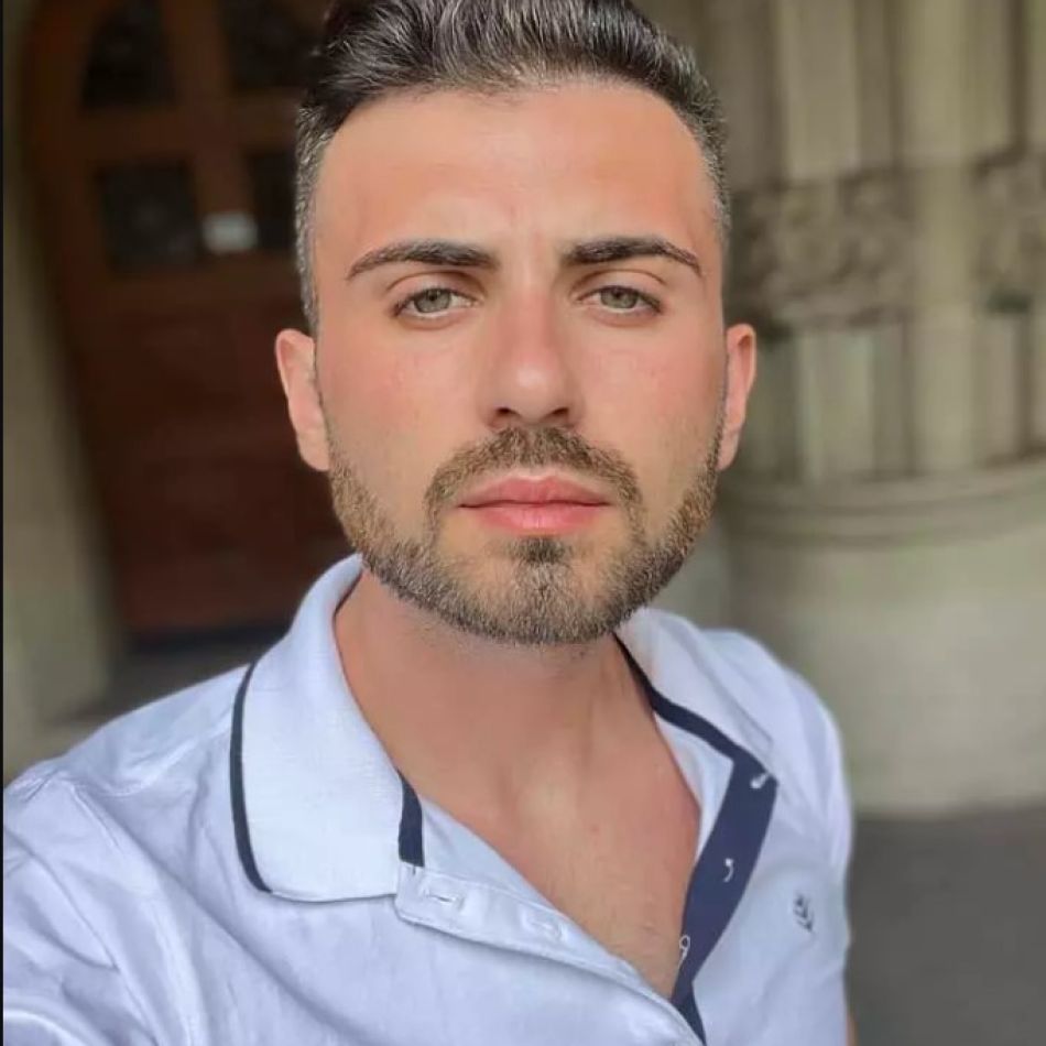 A picat și ultima redută de pe Insula Iubirii?  Imagini pline de pasiune cu Rareș și Flori la vila băieților!