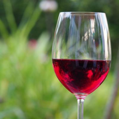 5 + 1 Proprietati uimitoare ale vinului rosu