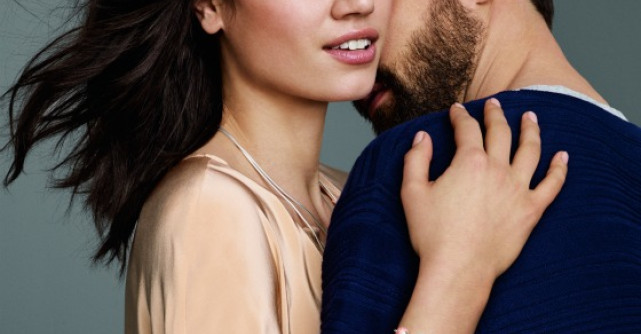 Arata-ti pretuirea pentru persoana iubita cu Pandora Essence Collection