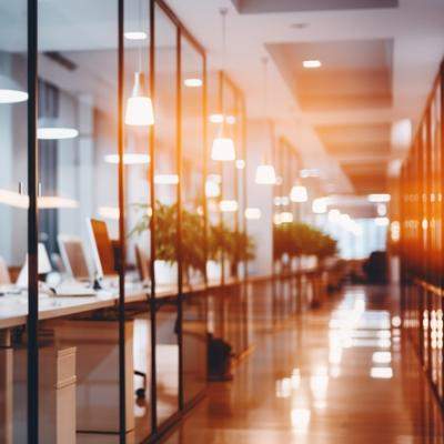 Iei în calcul întoarcerea la birou? Iată 4 lucruri pe care merită să le știi pentru a face tranziția de la work from home