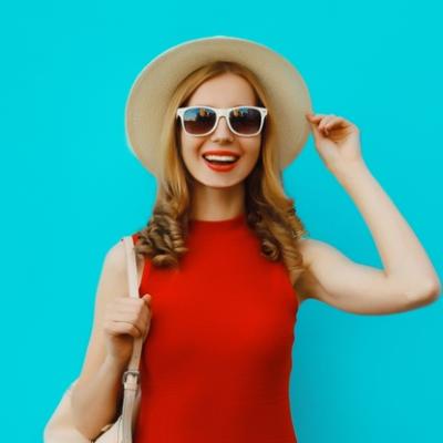 Vara aceasta se scrie în roșu. Nuanțele pasiunii care domină sezonul estival sunt roșu efervescent și roșu fructat