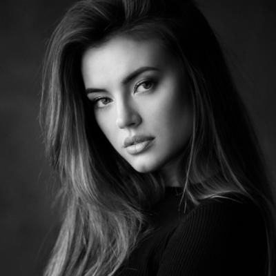 7 Semne că ești cu o femeie cum nu ai mai întâlnit până acum