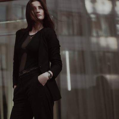 Cum porti pantalonii maxi - sport, casual, office si de ocazie