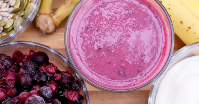 Raw vegan: 5 Smoothieuri SUPER usoare care iti vor face viata MINUNATA