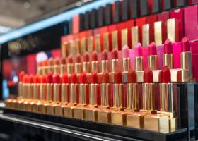 Ghidul complet pentru alegerea rujului perfect: Cum să îți găsești nuanța ideală pentru orice ocazie