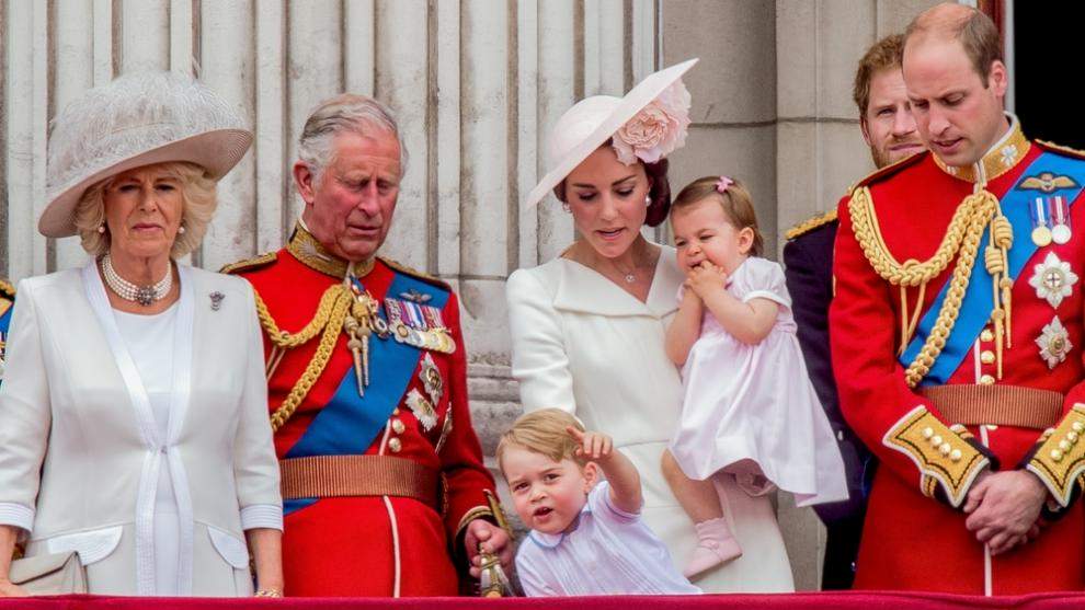 Prințul William, tensionat cu regele Charles și regina Camilla înainte de nunta cu Kate Middleton