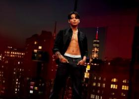 Jung Kook din trupa BTS este imaginea noii campanii Calvin Klein, prezentând cele mai noi modele de denim