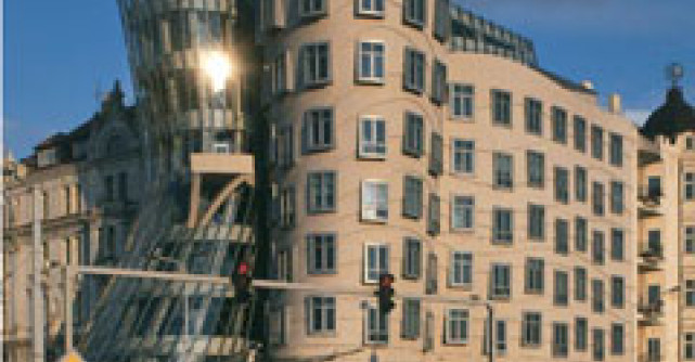 Arhitectura inedita: Dancing House, Praga