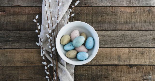 Paște ca-n romane! Cum petrec sărbătorile pascale 13 scriitori români contemporani