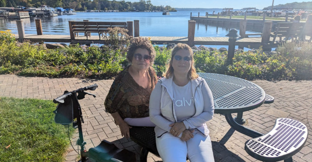 Fiica Savetei Bogdan, la un pas de tragedie după o pedichiură: Merge acum cu cârje...