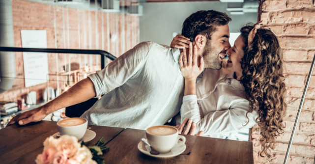 4 zodii care azi te iubesc, maine te uita