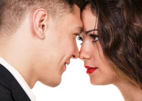 Ce înseamnă preludiu pentru EA: 12 idei care cresc apropierea, libidoul și intimitatea, nu doar excitarea