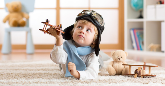 Părinții români cheltuiesc sub 100 RON lunar pe jucăriile copiilor, dar le preferă pe cele educative 