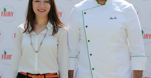 Fairy a demonstrat live ca o singura sticla de detergent de vase spala peste 10.000 de farfurii  