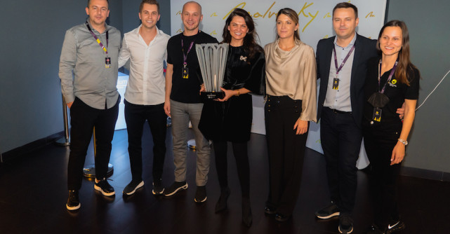 Brandul de bijuterii Malvensky sustine excelenta in tenisul romanesc si semneaza trofeul Infinity