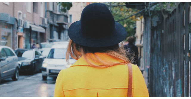 Trenciul: cum il porti primavara aceasta