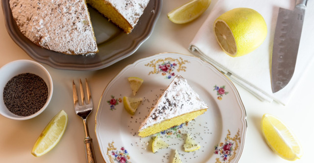 Cel mai bun tort fara zahar rafinat, cu crema de vanilie si lamaie.  Racoritor, perfect pentru vara