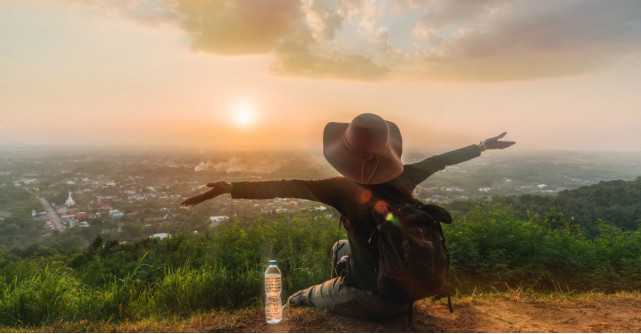 Gândești prea mult? 4 trucuri care să te ajute să îți relaxezi mintea 