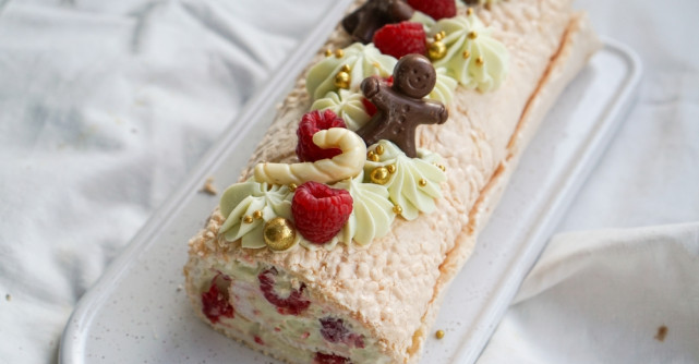 Rulada pavlova: rețeta originală cu fructe și cremă delicioasă. Cea mai bună ruladă de bezea