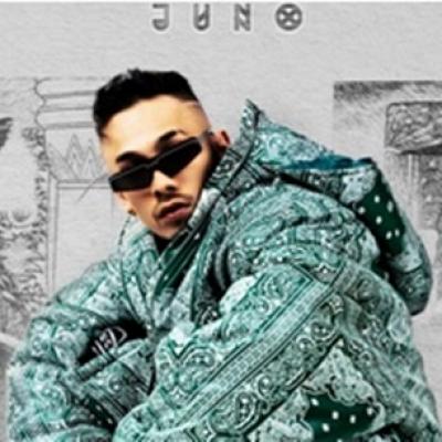 JUNO împarte magie prin noul său single:  Cafea și tarot