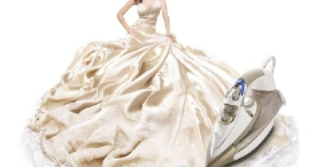 Gamele de fiare de calcat Azur si EnergyCare de la Philips