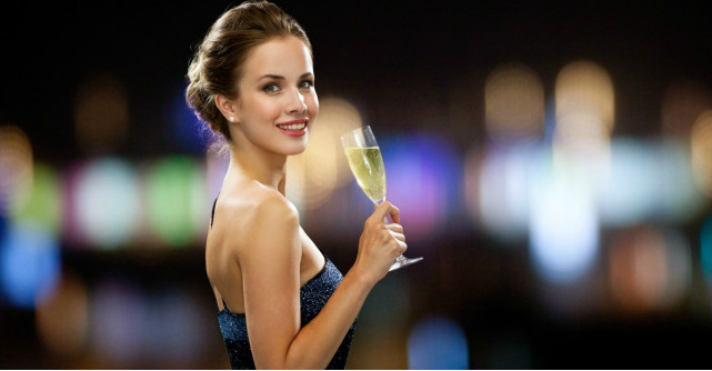 Fii regina petrecerii in noaptea de Revelion!