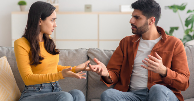 Psihologia din spatele tipurilor de manipulare într-o relație