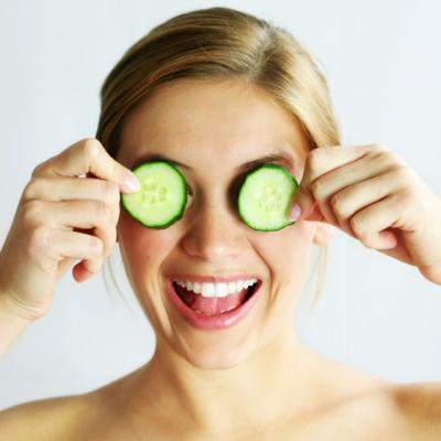 Cele mai bune 6 tratamente pentru cearcane si pungile de sub ochi