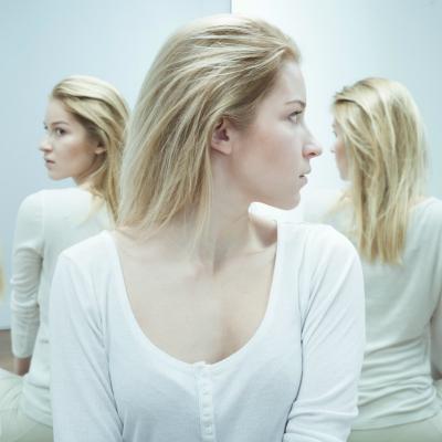 Schizofrenia, tulburarea psihica care iti provoaca halucinatii si iti distorsioneaza realitatea