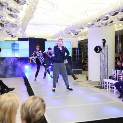 Vedetele au defilat pe podium la fashion show-ul Bucuresti Mall