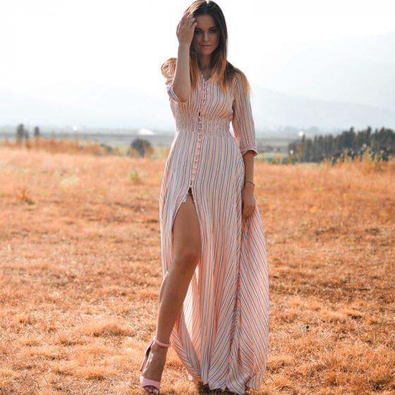 Alege rochii de vară cu șliț pe picior pentru un look sexy, de zi sau de seară