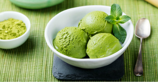 Verde fistic - din culorile trendy ale primaverii 2017