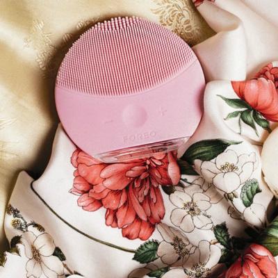 FOREO - UNCOVER YOURSELF Arata-ti adevarata frumusete cu incredere!