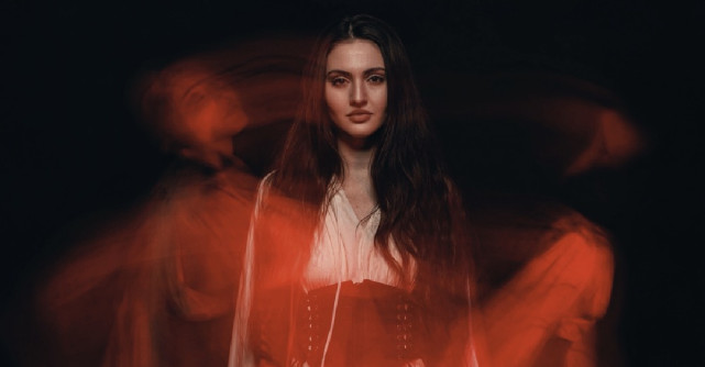 Aura Șova, câștigătoarea Vocea României 2024, lansează prima sa piesă, 'Drăgaicele'