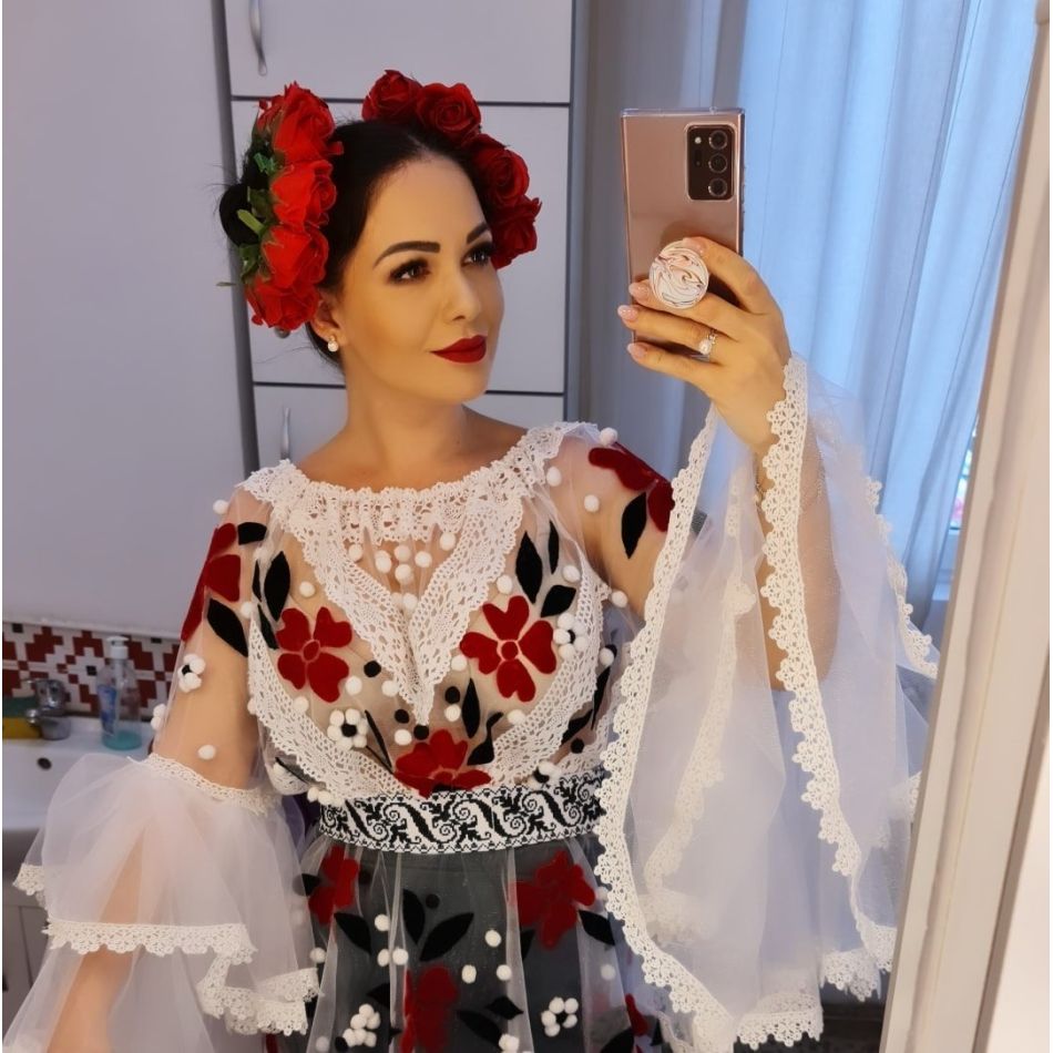 Deea Maxer, surprinsă cu un buchet de lalele de către noul iubit: Liniște și mângâiere