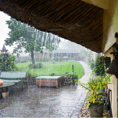 4 activități relaxante pentru zilele ploioase