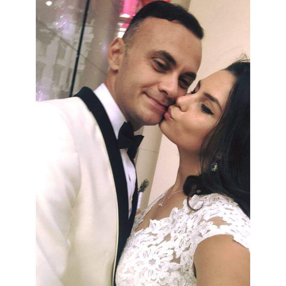 Pe doctorul Adrian Marinescu îl cunoaște toată lumea, însă puțini știu cum arată soția sa! Iubita lui este cu 17 ani mai tânără!