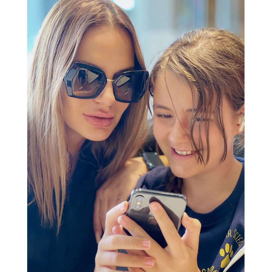 De ce nu a avut Andreea Antonescu încredere în fostul ei soț pentru a avea grijă de Sienna? Mama artistei s-a mutat în SUA