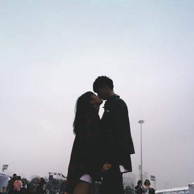 De ce nu e iubire dacă trebuie să te convingi că e iubire?