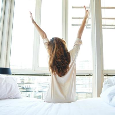 3 obiceiuri care iti energizeaza diminetile inainte sa ajungi la job 