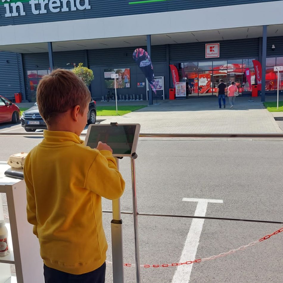 Începe Caravana Akademia Kinderland, ediția 2023: școala mobilă de alimentație sănătoasă pentru copii ajunge în vestul țării