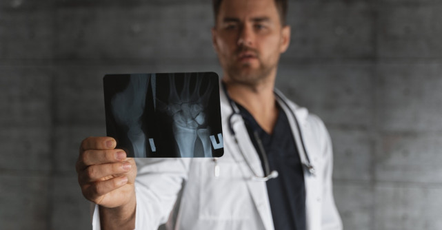 Ortopedia: Cum te poate ajuta medicul ortoped