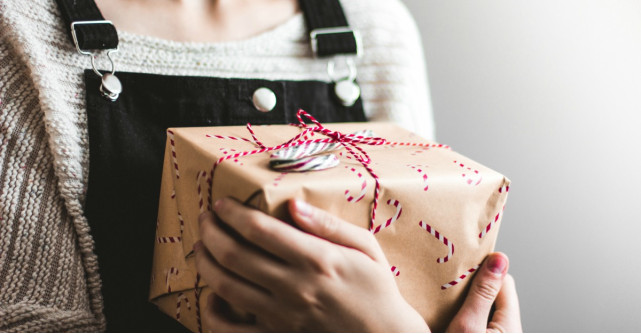 Cadouri distractive pentru ea - de Ziua Femeii fă-o să zâmbească!